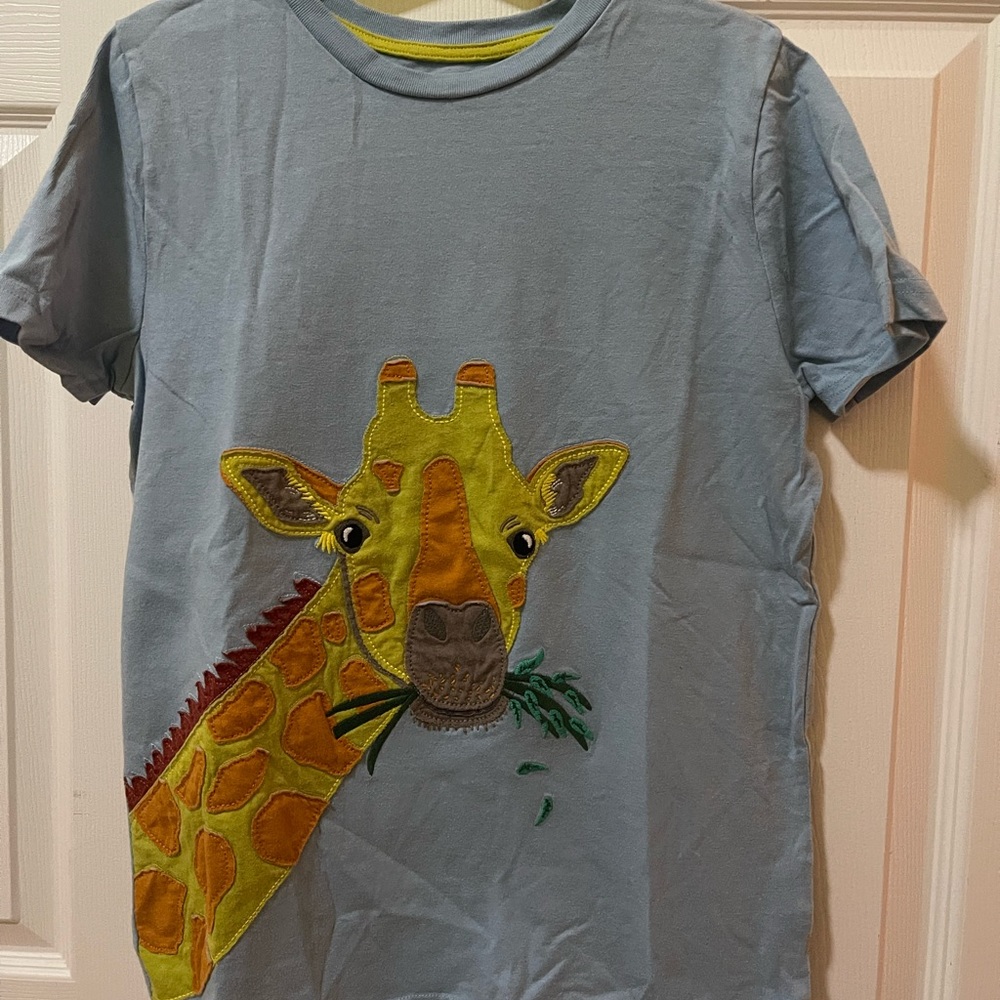 Used boys mini Boden 11-12 appliqué tshirt giraffe